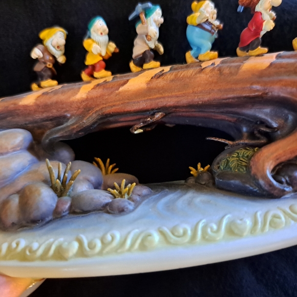 Disney  Showcase  Olszewski Story Time Snow White And The Seven Dwarfs  figurine - Picture 5 of 11